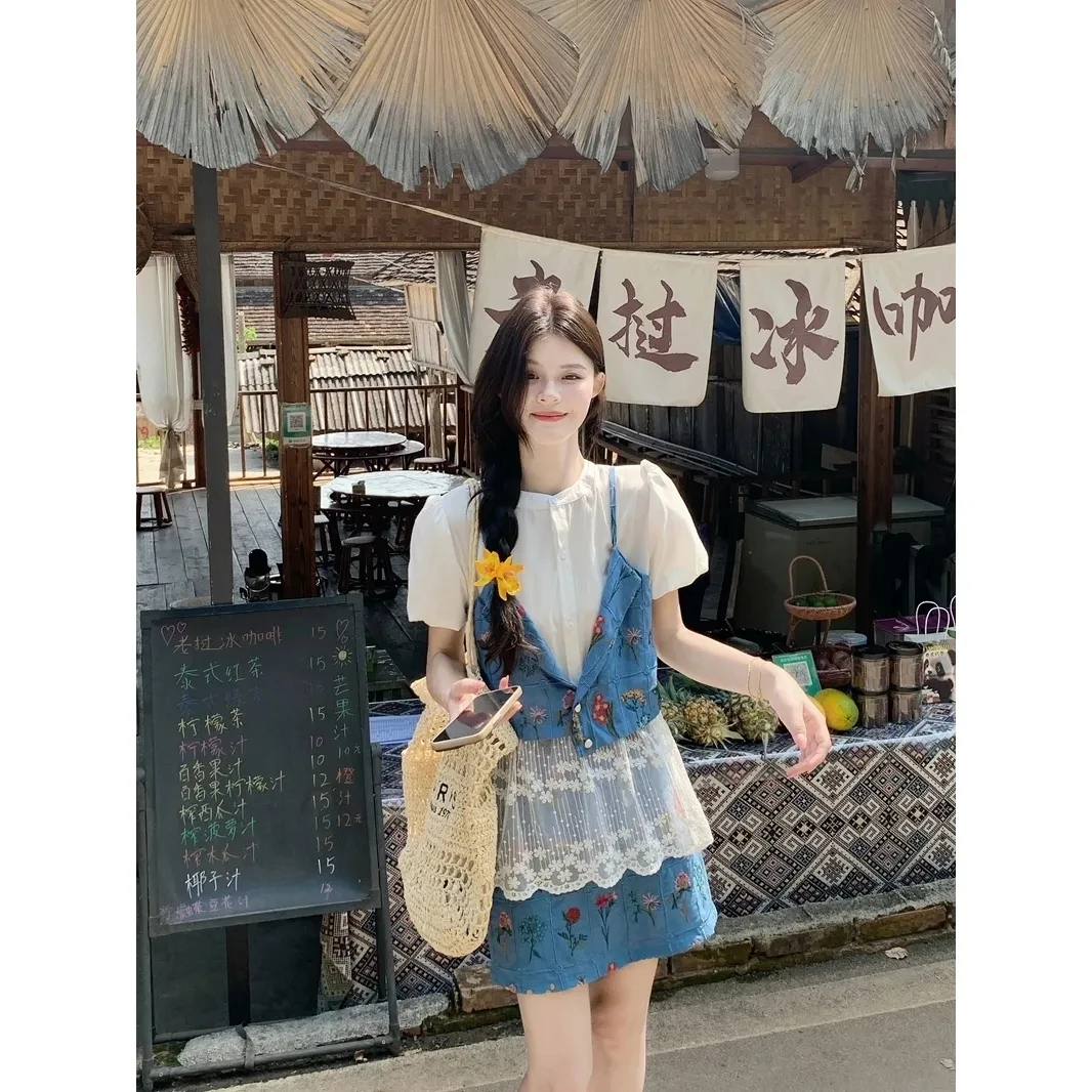 度假风时尚套装女夏季2025新款蕾丝拼接碎花马甲衬衫半身裙两件套