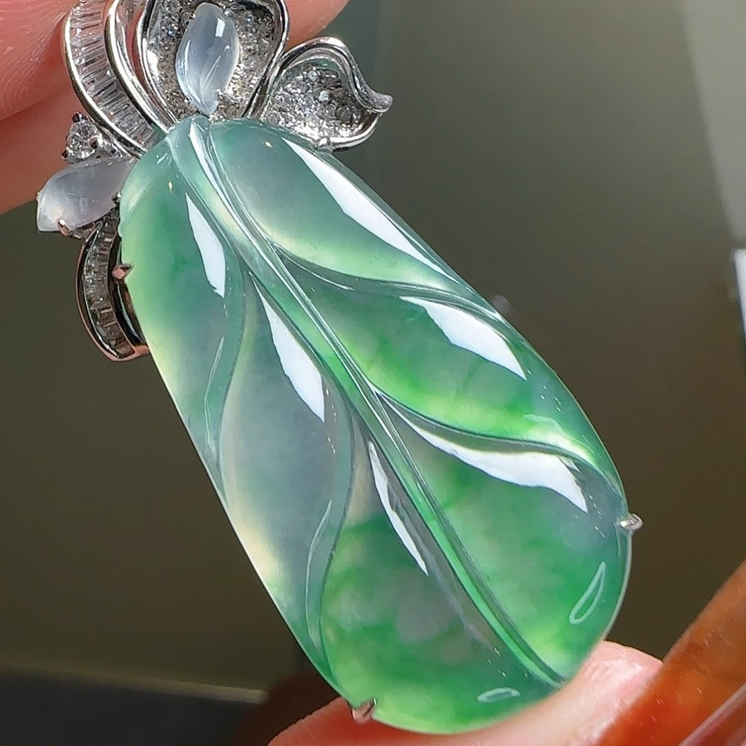 翡翠18K金镶嵌颈饰天然翡翠