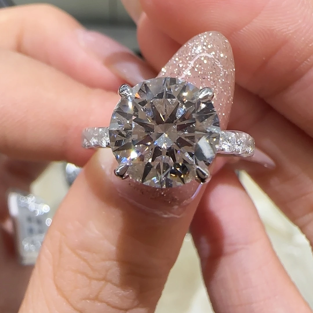 实验室培育钻石18K金镶嵌白月光四爪3卡