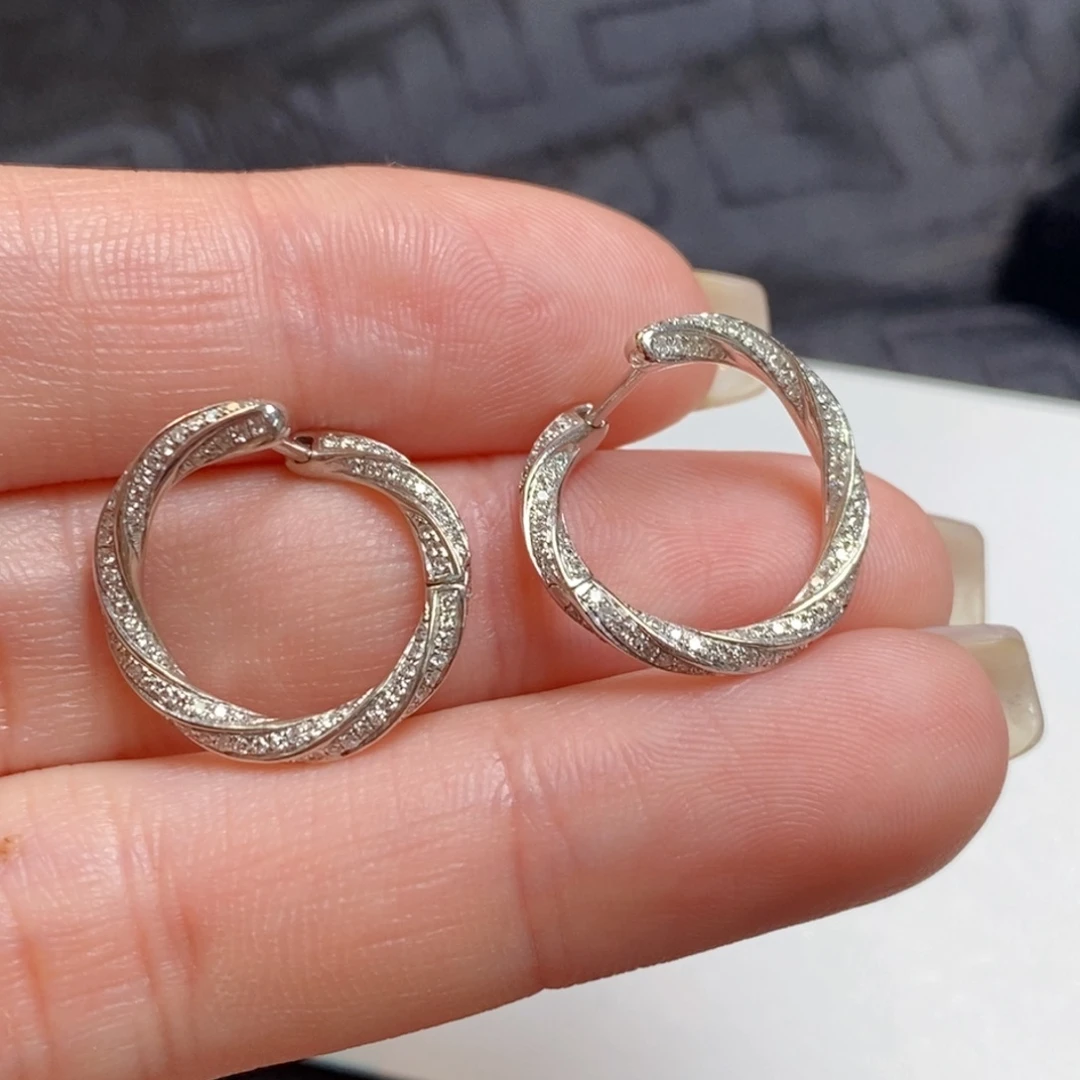 钻石耳饰18K金镶嵌设计款麻花耳扣（搭配轮胎圈、路路通）