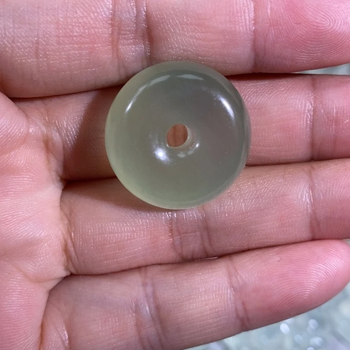 未镶嵌岫玉颈饰吊坠