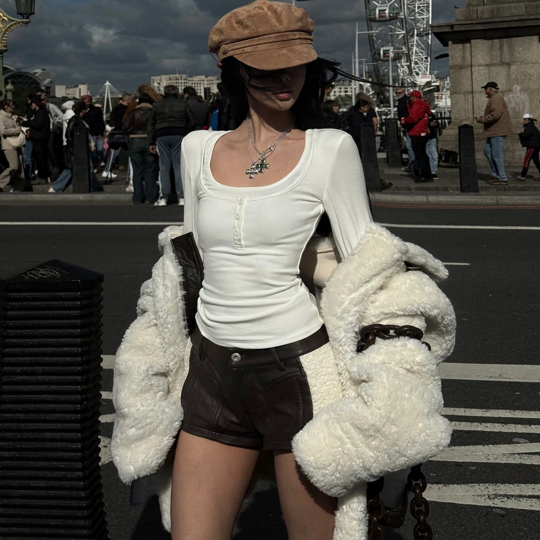 WARDEN EDGE西野暮色 卡其色低腰短裤辣妹设计感修身显瘦直筒皮裤