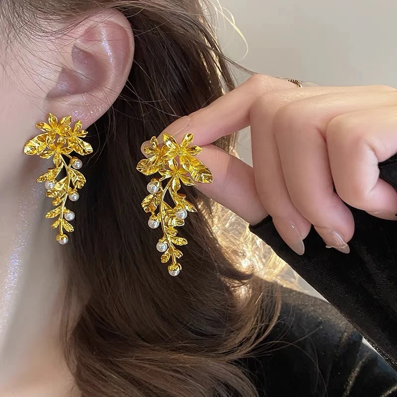 铜合金仿珍珠耳饰 欧美风金色花卉时尚气质长款精致百搭C057
