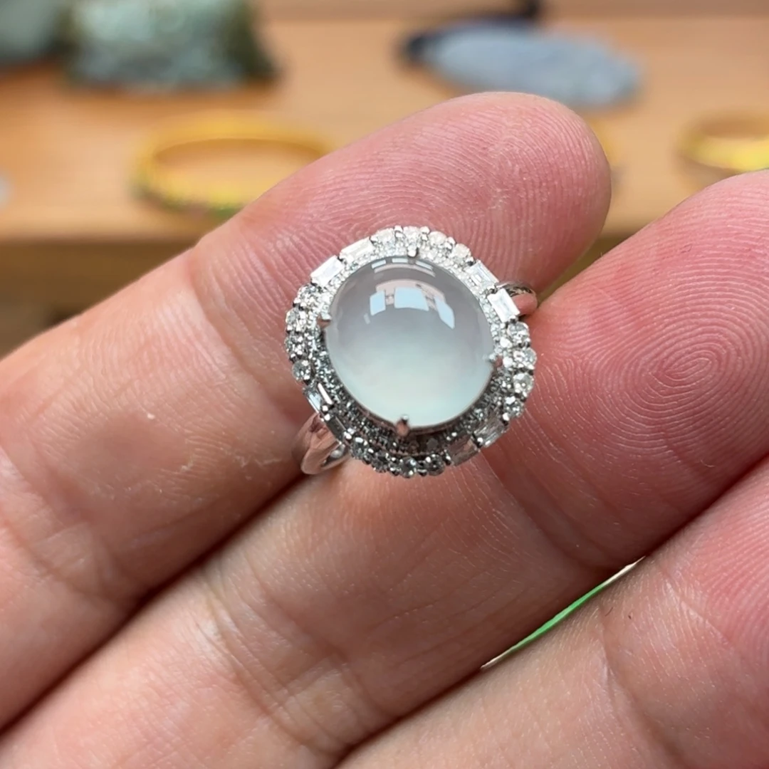 翡翠18K金镶嵌戒指