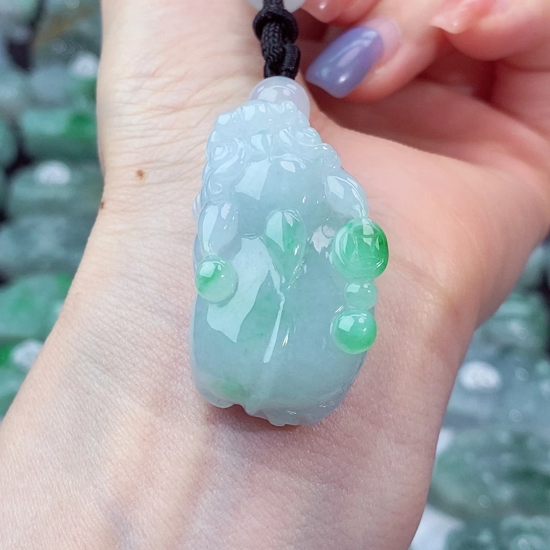 颈饰未镶嵌翡翠天然