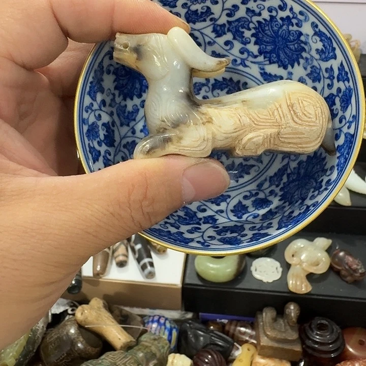 瓷片瓷自顾自的一个人
