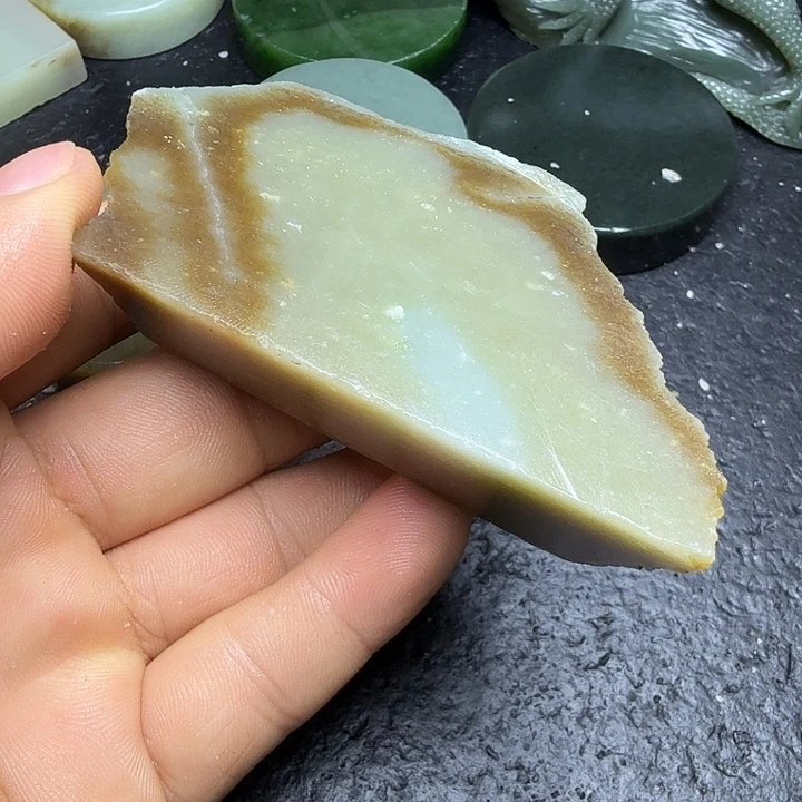 和田玉（糖玉）未镶嵌珠宝奇石