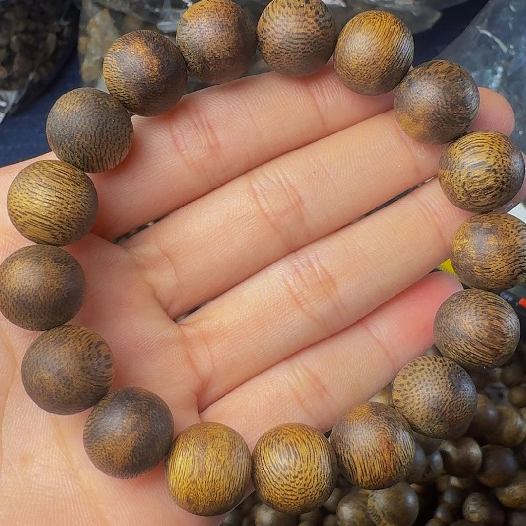 沉香手串隔****子乌身1.3圆珠15克