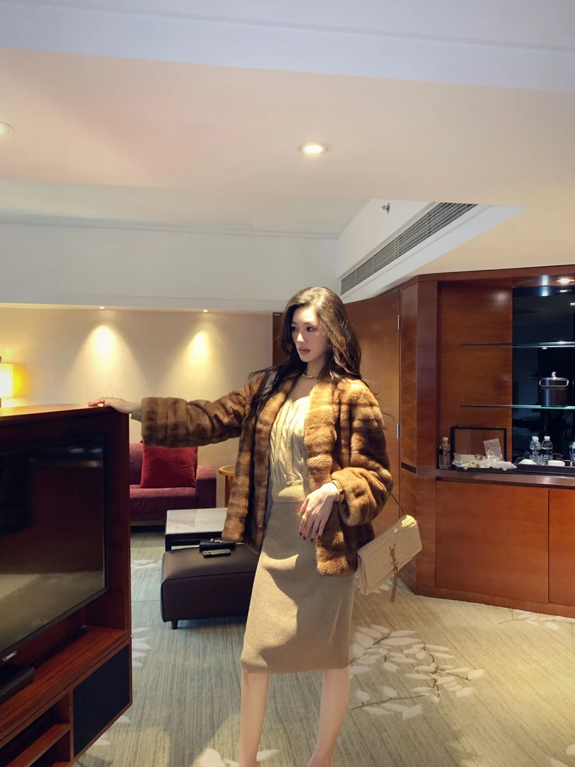 金南一金蓝黑三色进口ISY水晶纱拼羊绒里衬半身裙0104311083