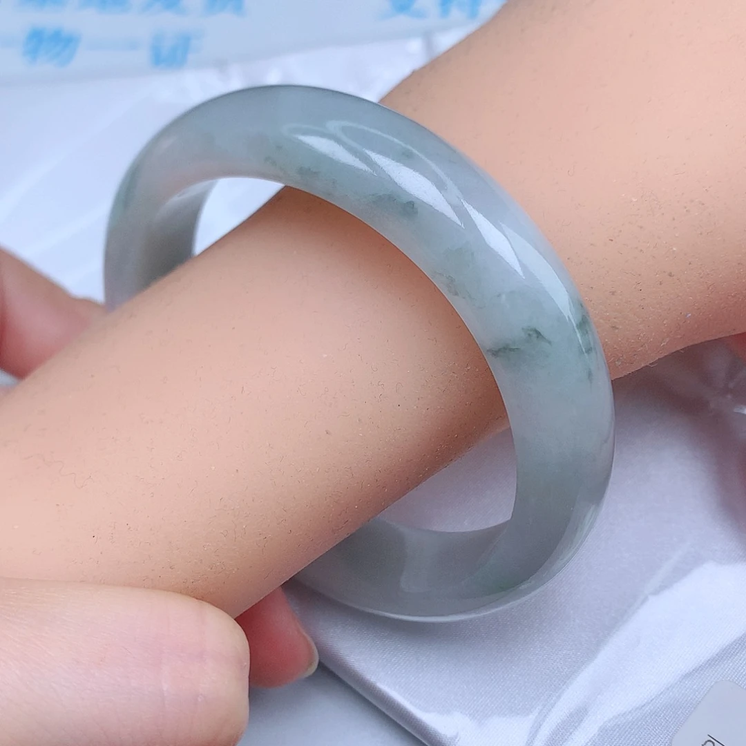 翡翠手镯未镶嵌天然