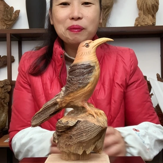 大***王木琥珀木小鸟摆件