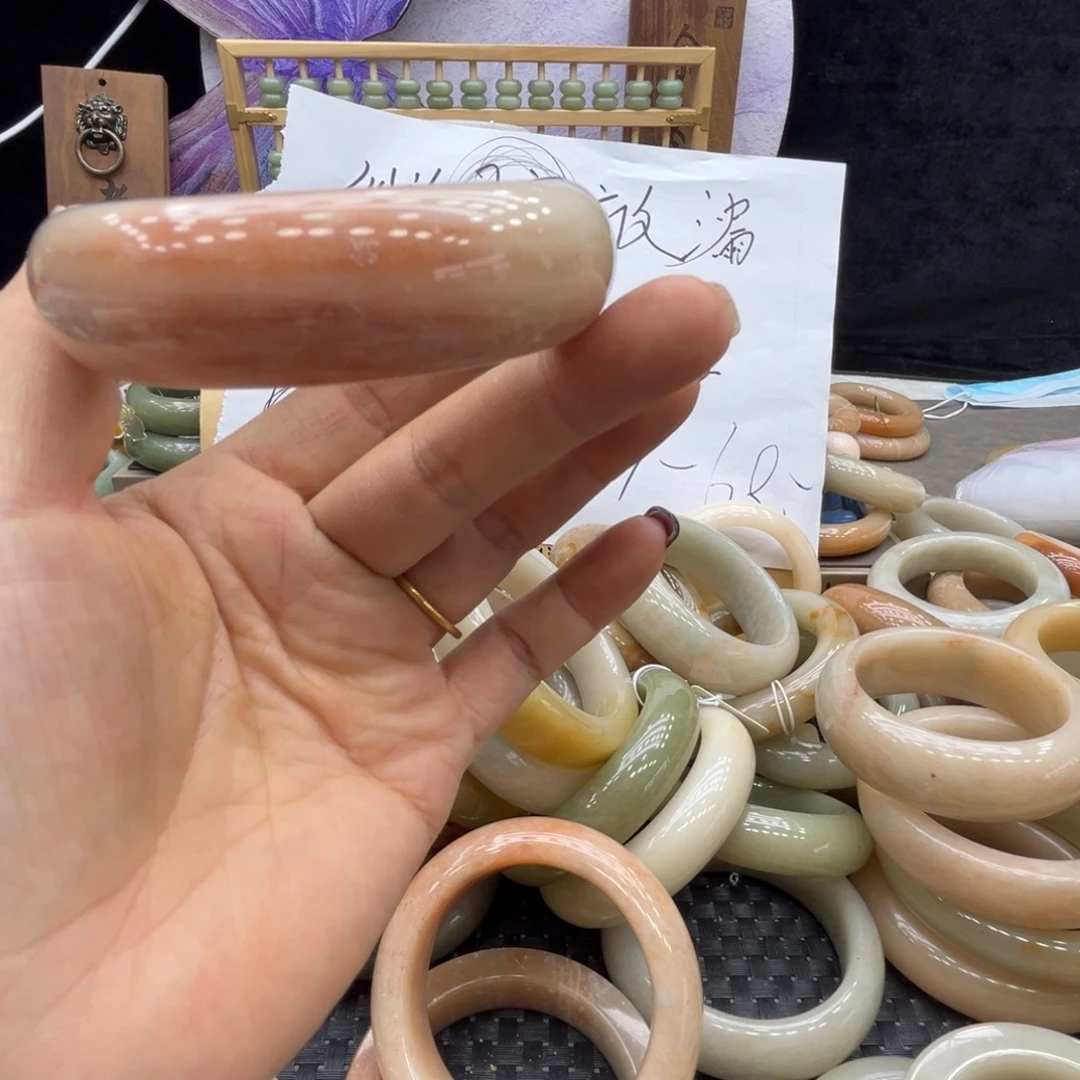 *****石英质玉未镶嵌手镯