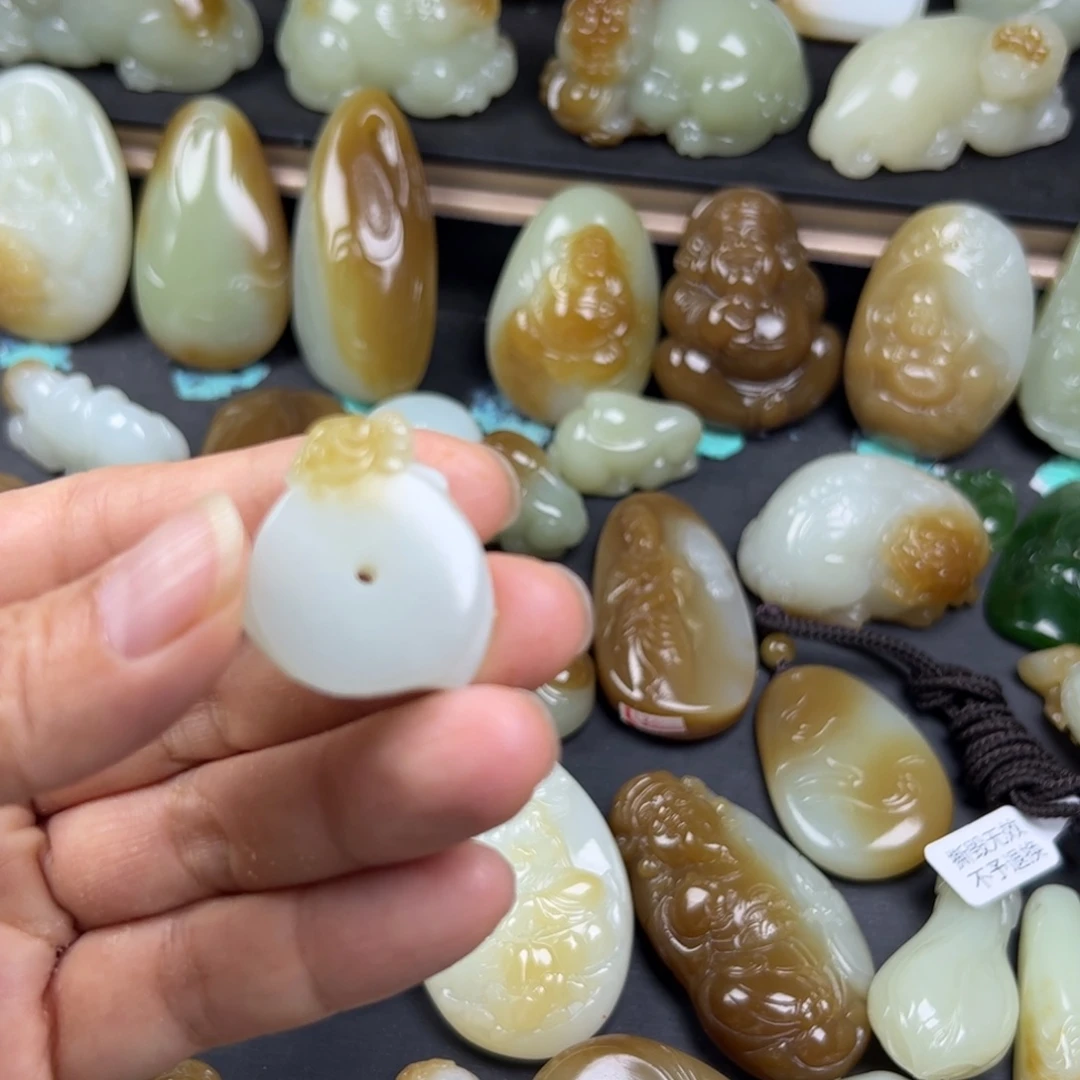 和田玉（糖玉）未镶嵌颈饰