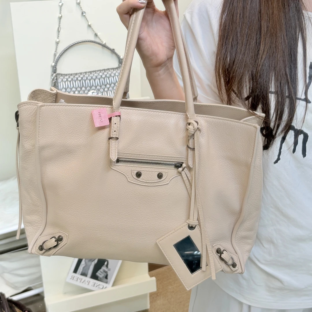 95新 Balenciaga/巴黎世家 奶茶色机车托特包 适合日常使用