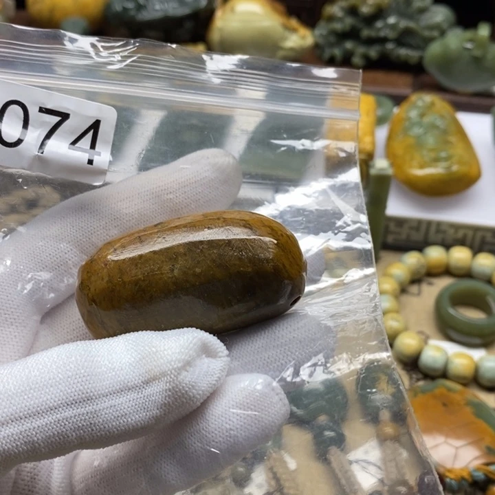 岫岩河磨玉（透闪石质玉）未镶嵌把件