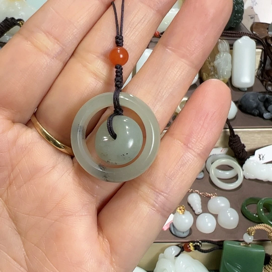 【闪购商品】未镶嵌和田玉车挂