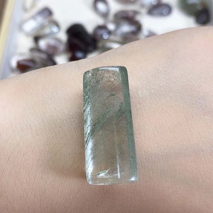 颈饰未镶嵌水晶闭***了水晶
