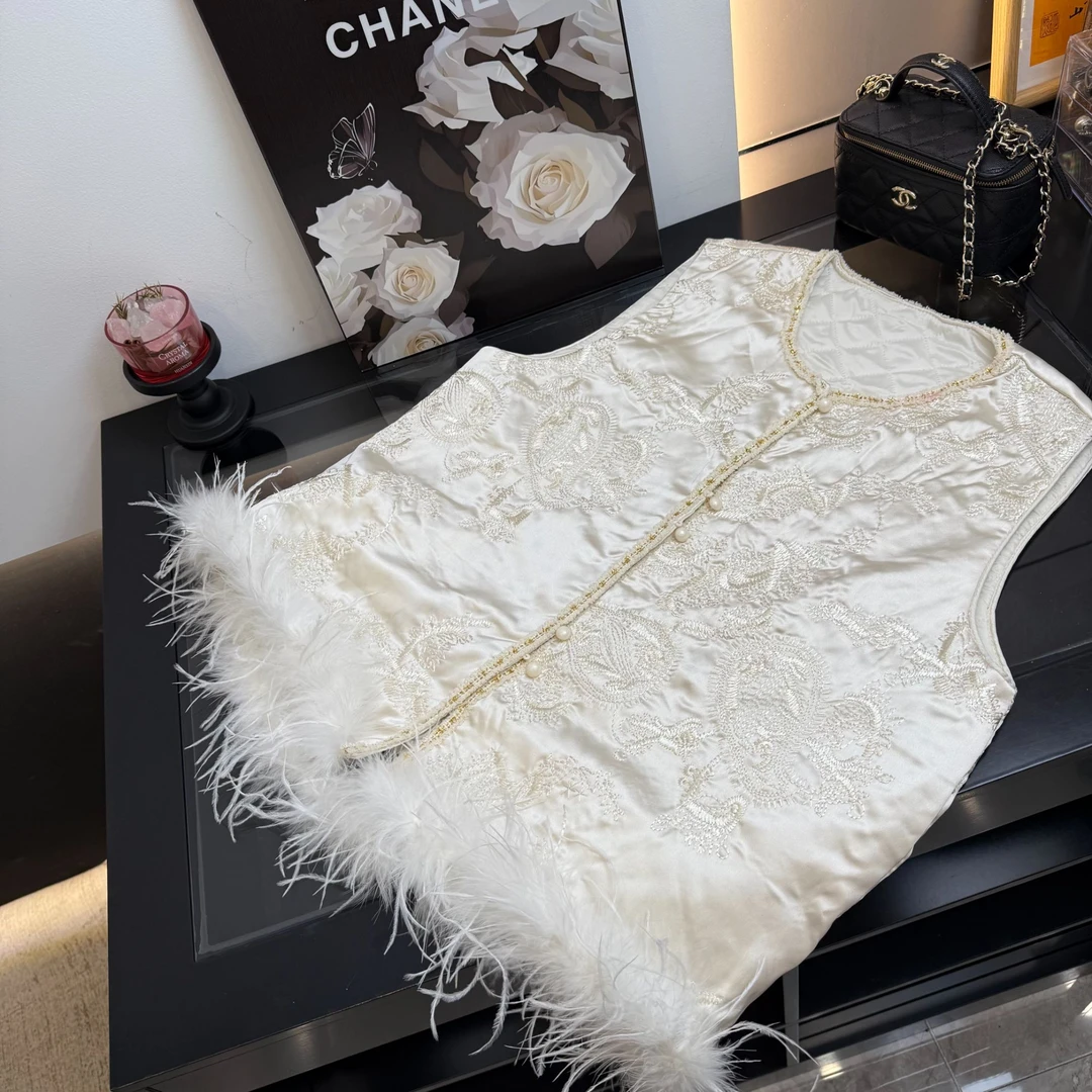 前后满织绣毛毛可拆卸扣子款厚款女常规款中国风新中式马夹