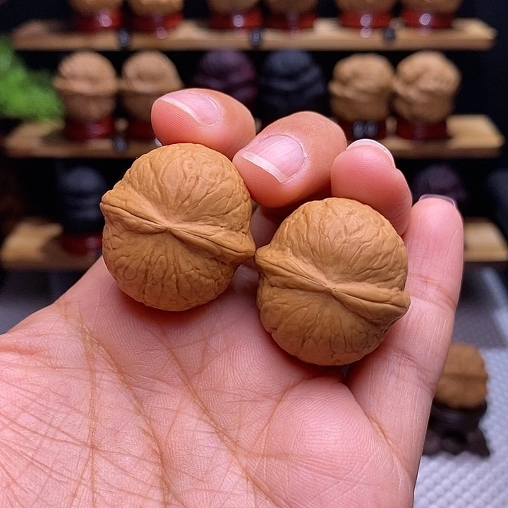 文玩核桃把件晶玉1