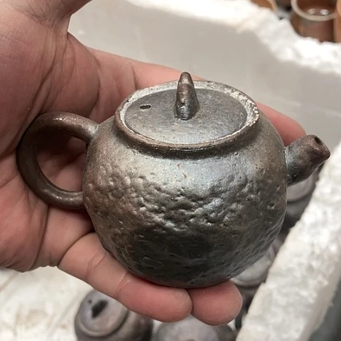 在家了一天没睡觉的人和我一样