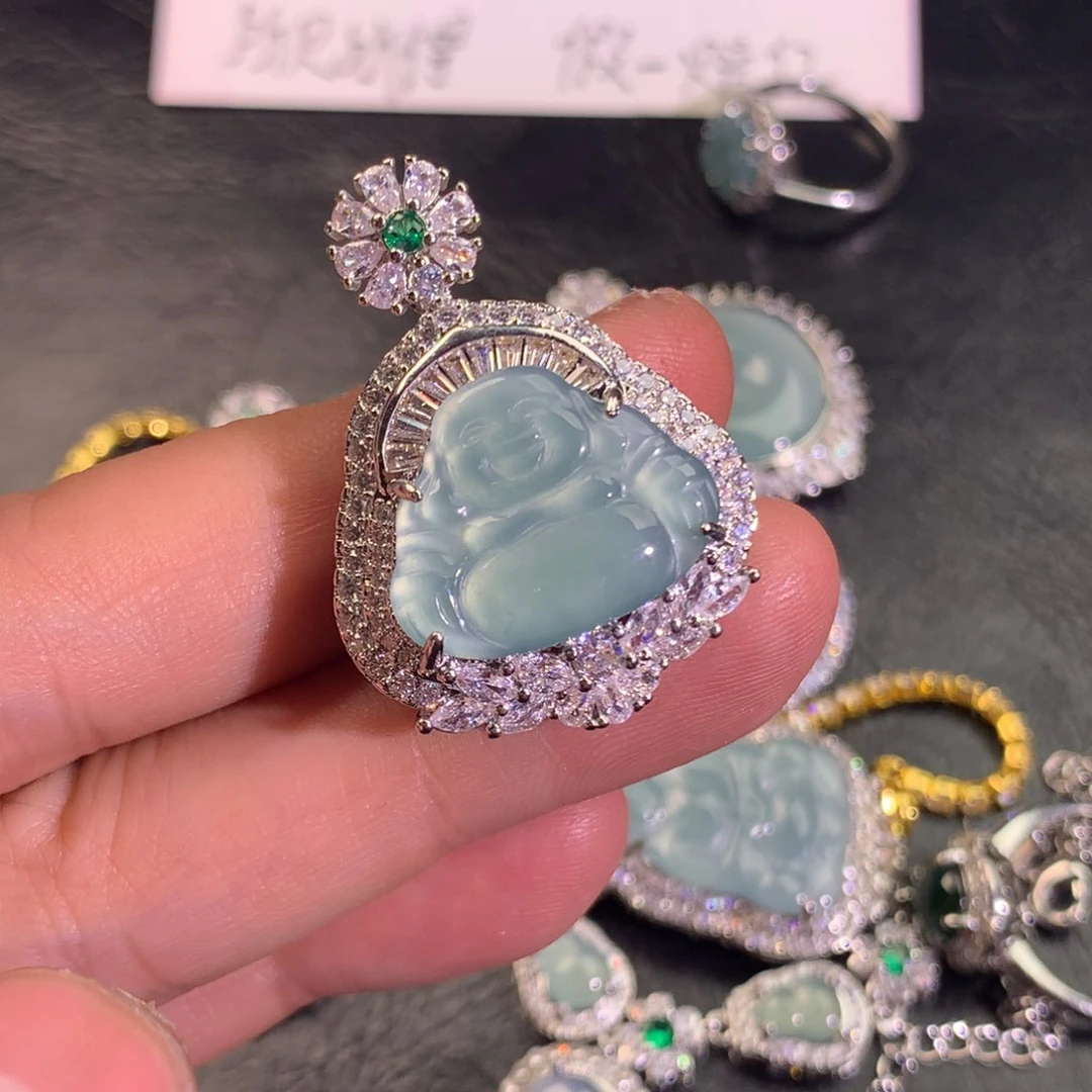 翡翠颈饰未镶嵌佛公