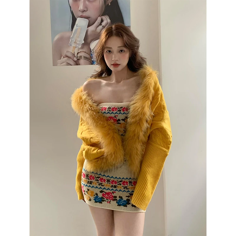 INS CEC法式辣妹黄色毛领毛衣外套女秋冬新款玫瑰花抹胸裙套装