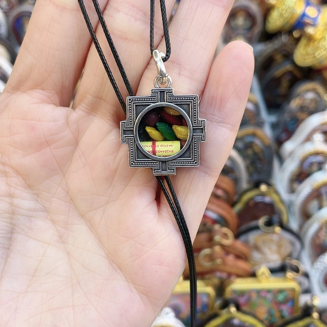 泥塑925银 时轮金刚坛城嘎乌盒