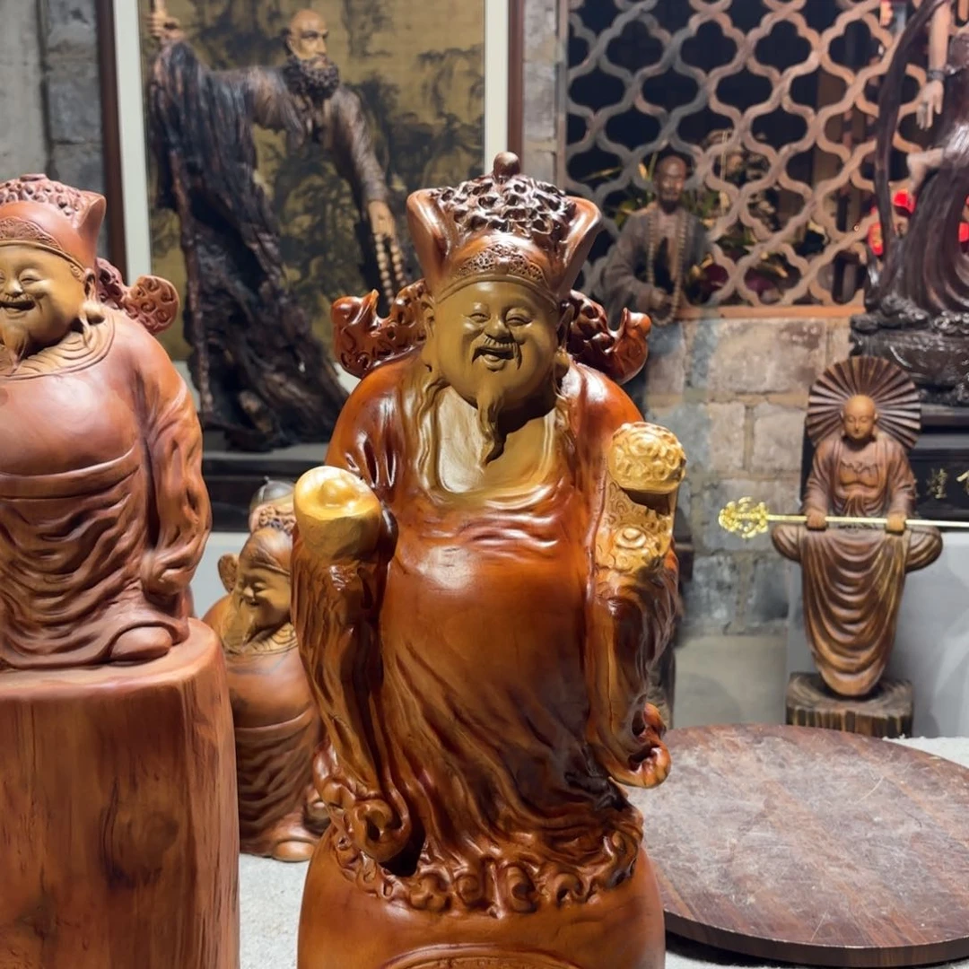香樟木天*间香樟木雕财神
