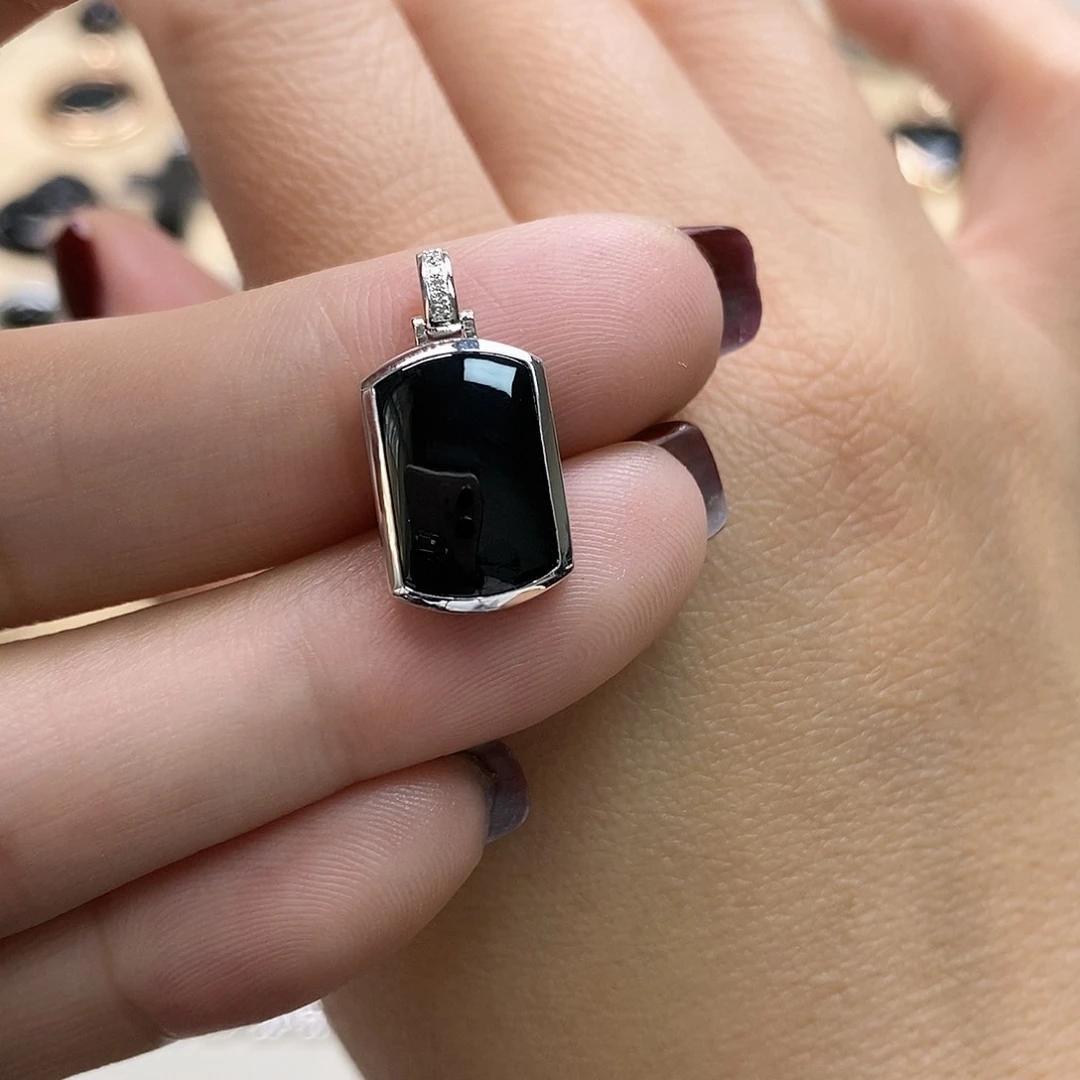 翡翠颈饰18K金镶嵌墨翠