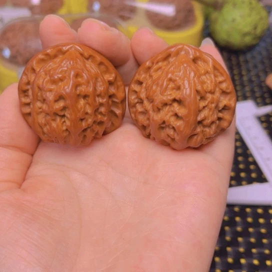 细***梦文玩核桃吊坠白狮子