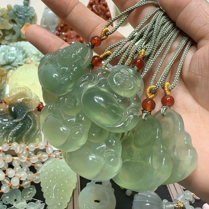 蛇纹石玉未镶嵌吊坠