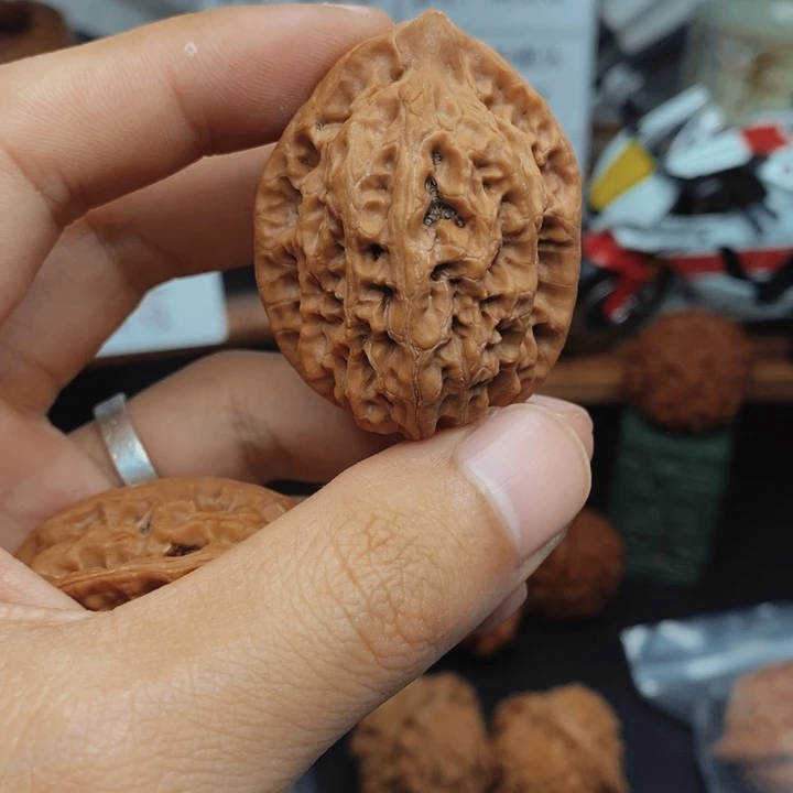 文玩核桃把件只****称36佛度-208