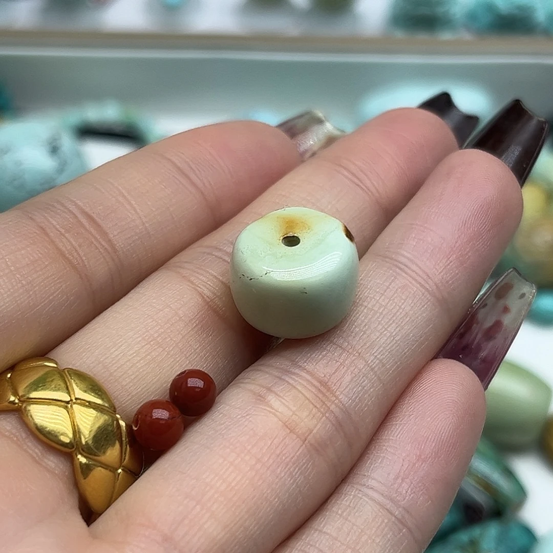 南红玛瑙未镶嵌珠宝奇石