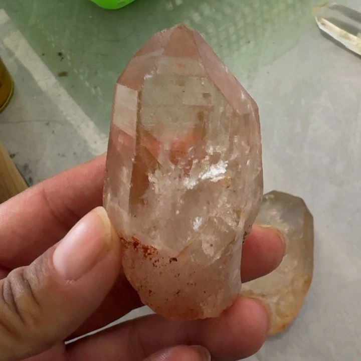 布***麻水晶未镶嵌珠宝半成品