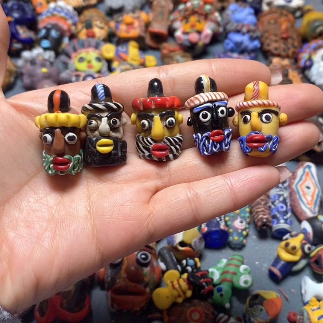 琉璃颈饰印度尼西亚小人脸一个