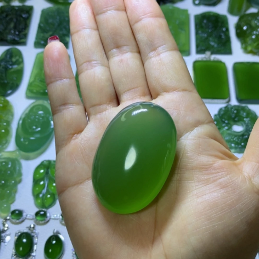 【闪购商品】蛇纹石玉颈饰未镶嵌?**?