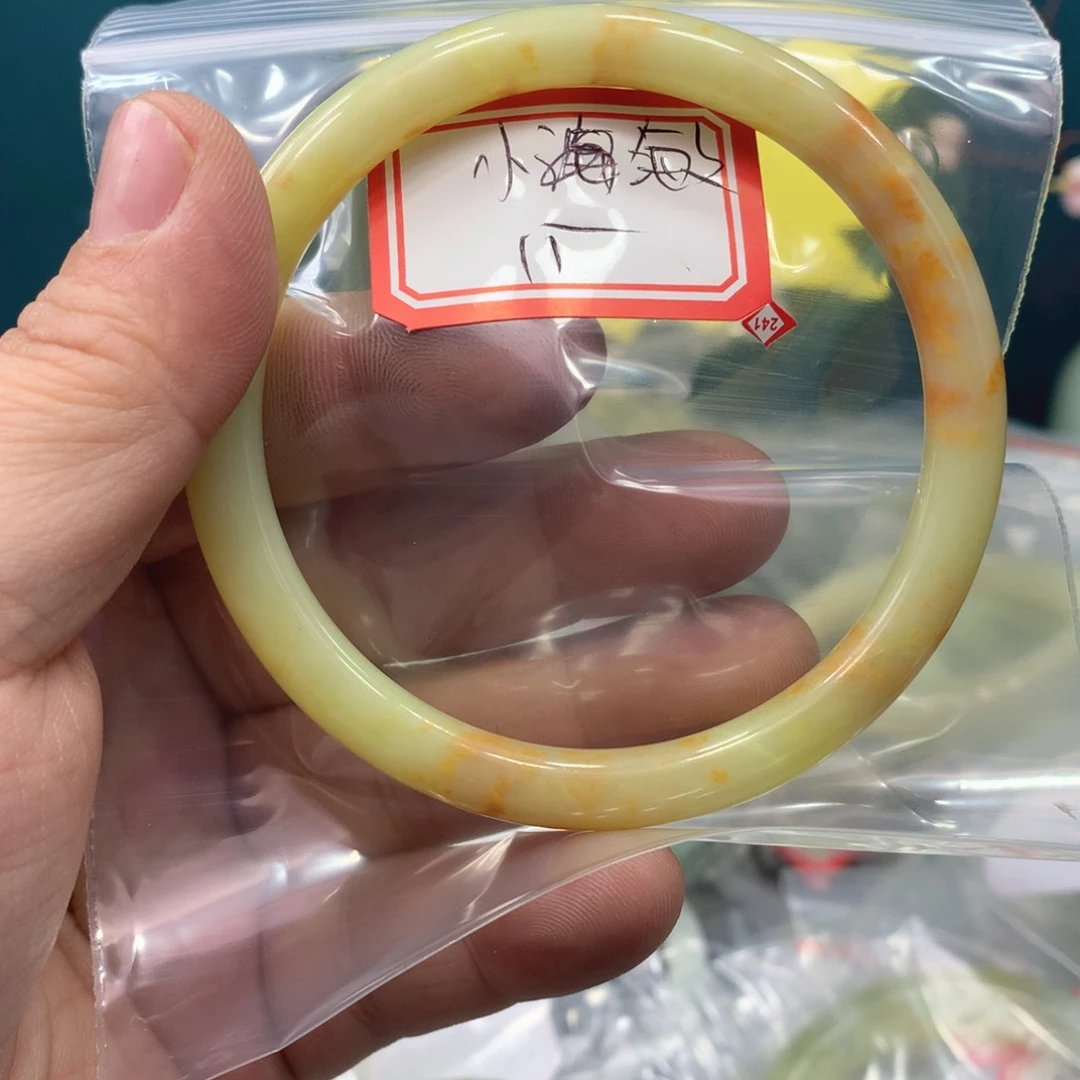 蛇纹石玉手镯未镶嵌小*