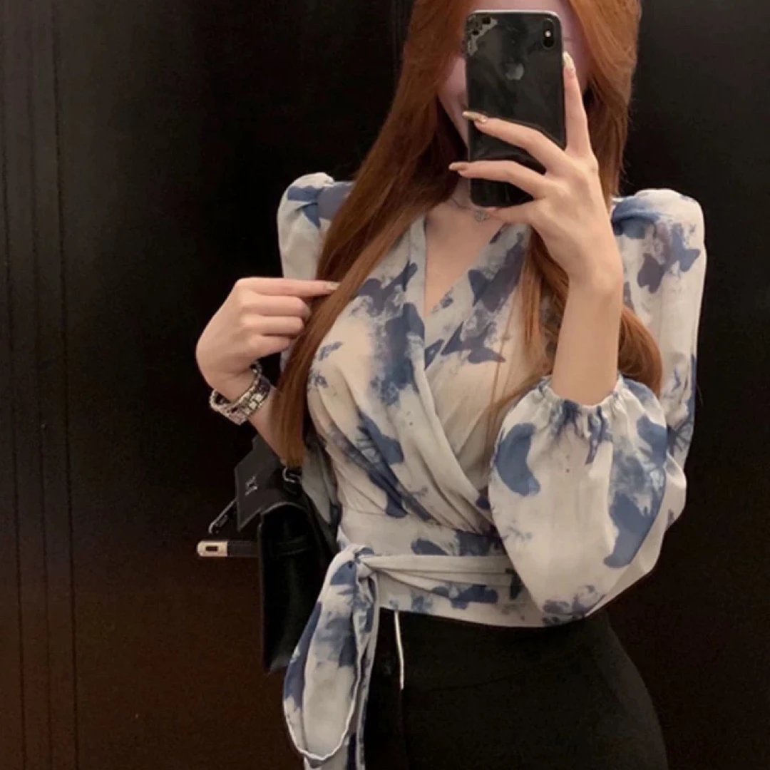 气质水墨印花V领开衫2025夏气质法式绑带短款灯笼袖上衣8523