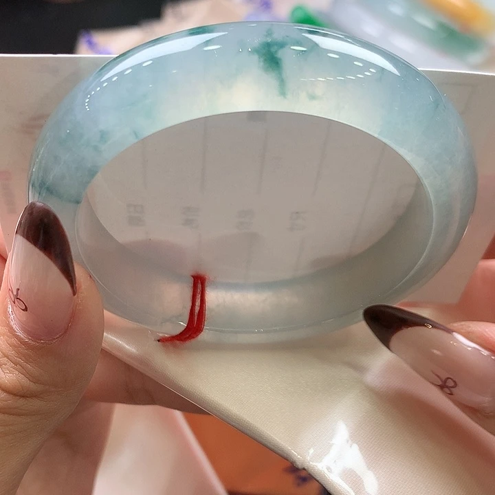 翡翠未镶嵌手镯52号小高冰飘花炸光