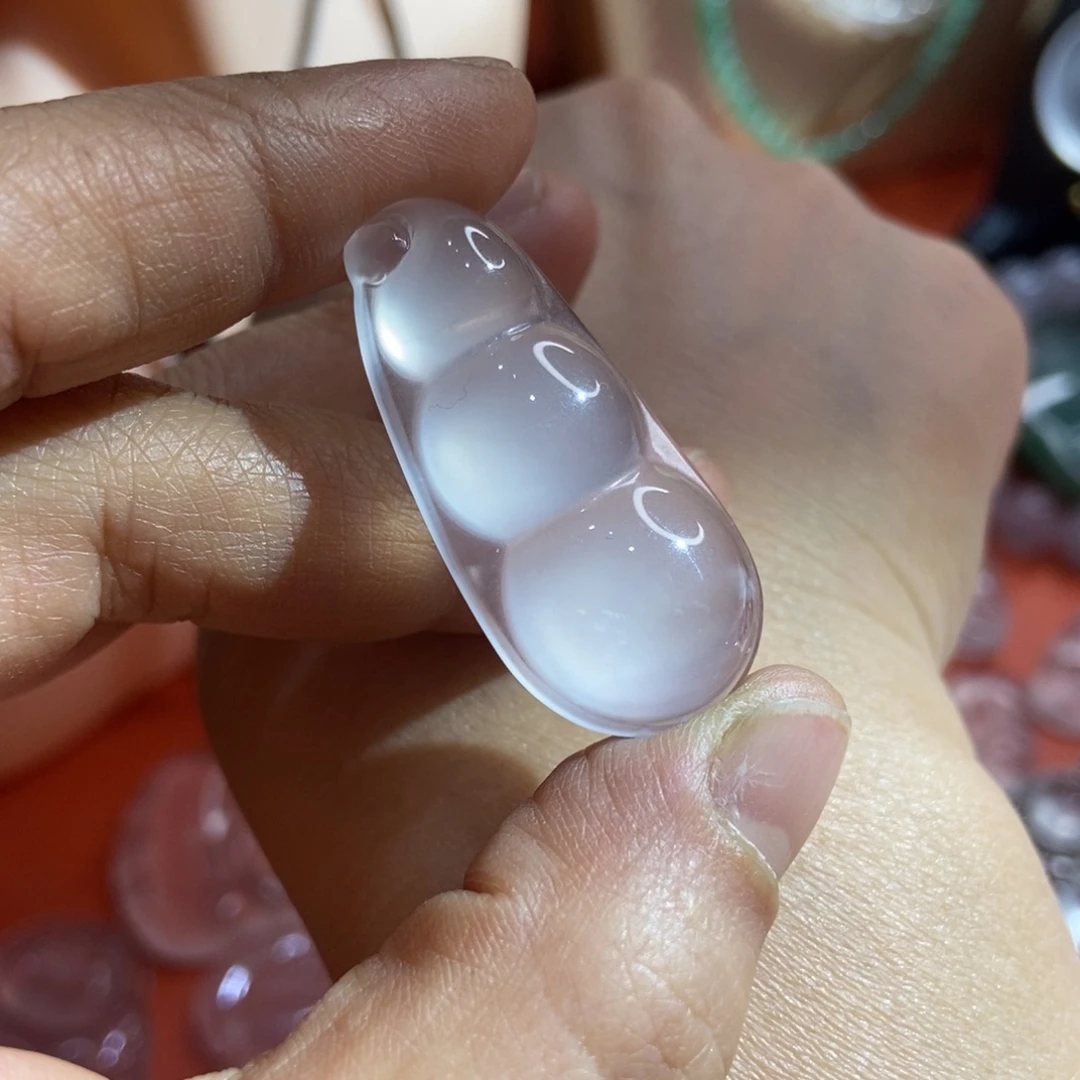 石英质玉未镶嵌颈饰