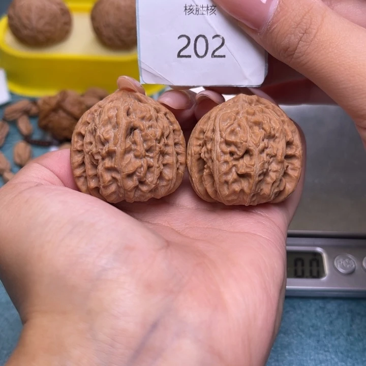 把件文玩核桃三角白36.202