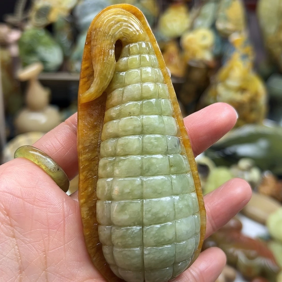 岫玉未镶嵌颈饰花玉原皮玉米手玩