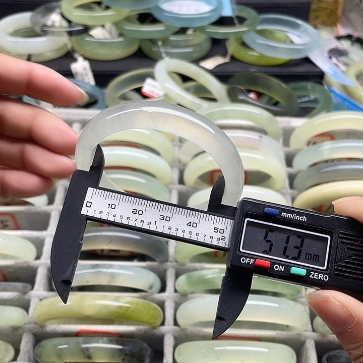 未镶嵌蛇纹石玉手镯125