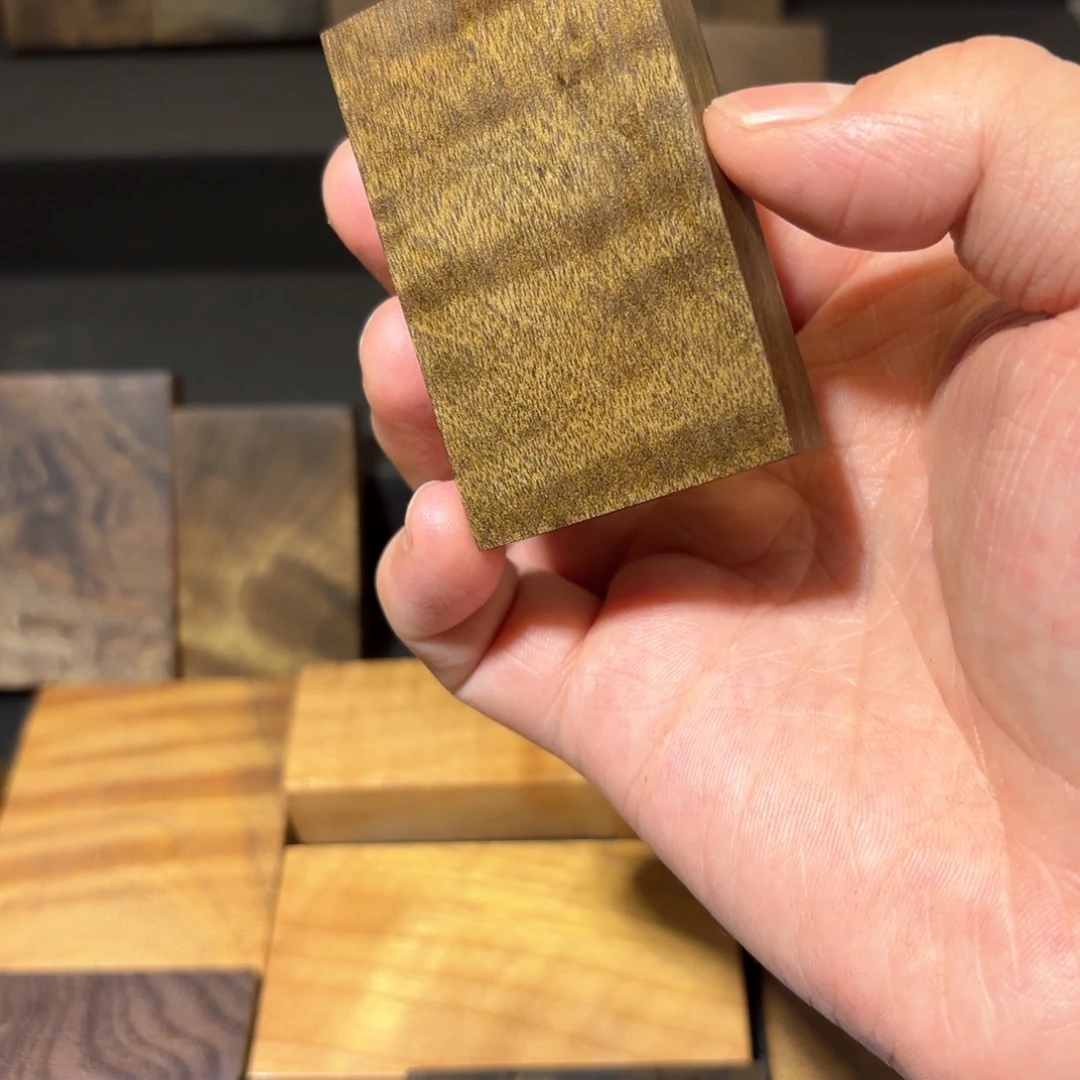 金丝楠二****收金丝楠木一物一拍