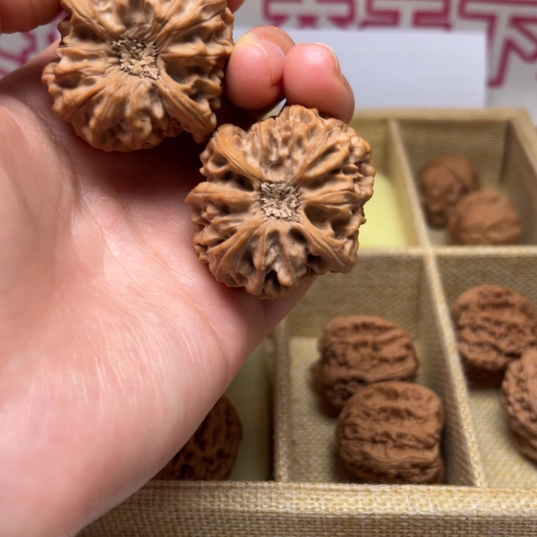 梓***源文玩核桃吊坠39龙门涧