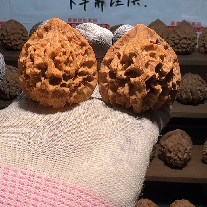 C***H核桃秦岭野生帝王官帽