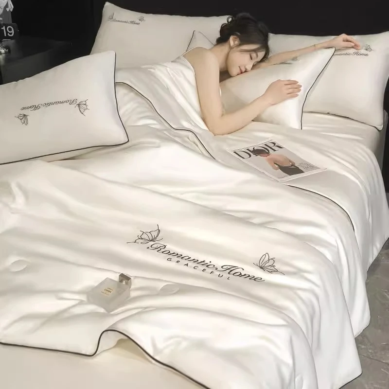 水洗夏凉被四件套冰丝凉感单人夏被芯空调被可机洗双人薄被子