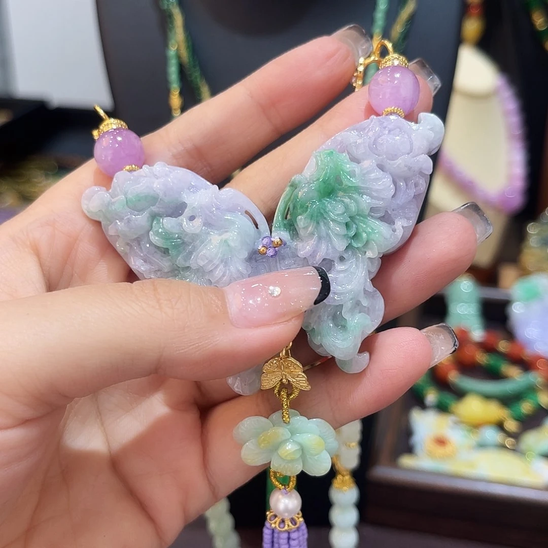 天***店翡翠未镶嵌吊坠(赠链)蝴蝶
