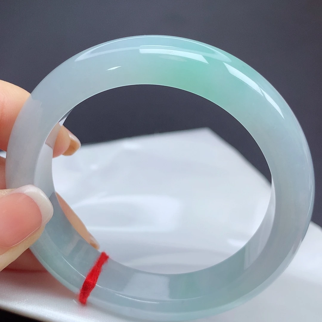 翡翠手镯未镶嵌11n n n n n n n n