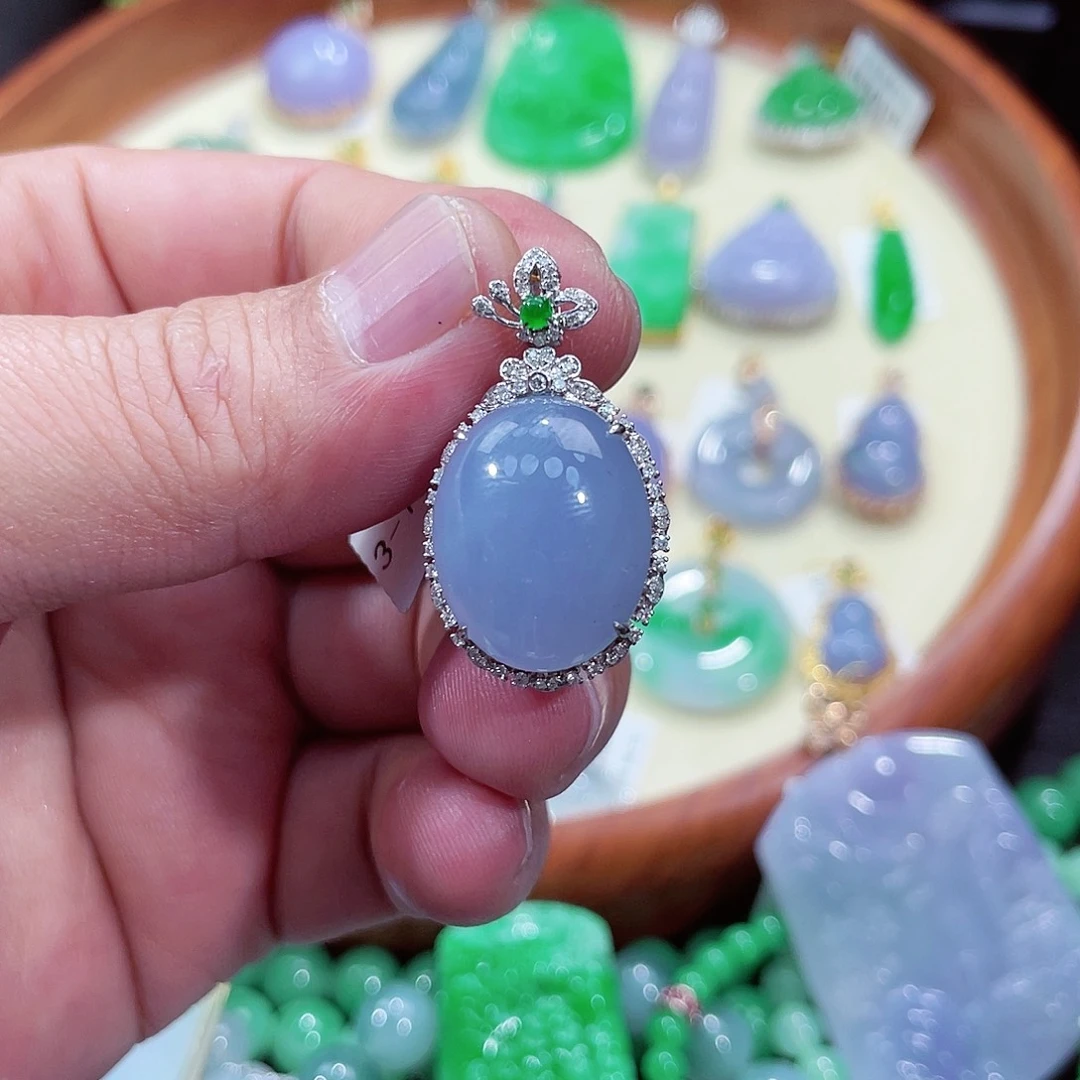 翡翠吊坠(不含链)18K金镶嵌